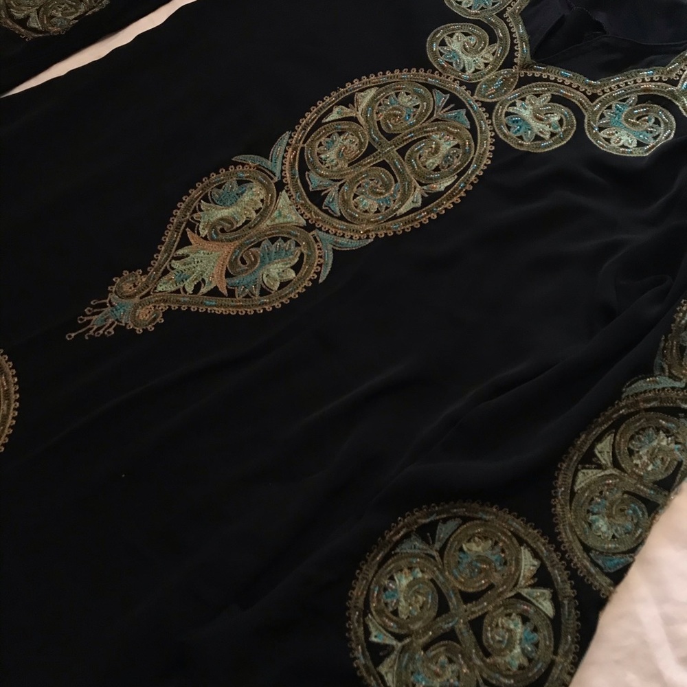 Green abaya with detail